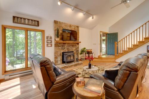 Terra Alta Vacation Rental Walk to Alpine Lake! in Terra Alta, USA