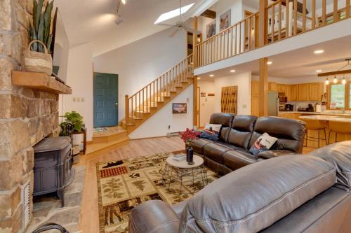 Terra Alta Vacation Rental Walk to Alpine Lake! in Terra Alta, USA