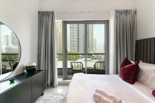 Luxurious 1 Bedroom Apartment in the Dubai Marina! - image 8