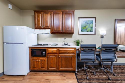Extended Stay Airport - image 7