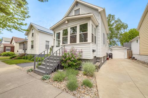 Grand Haven Getaway Less Than 1 Mi to Lake Michigan! in Grand Haven, USA