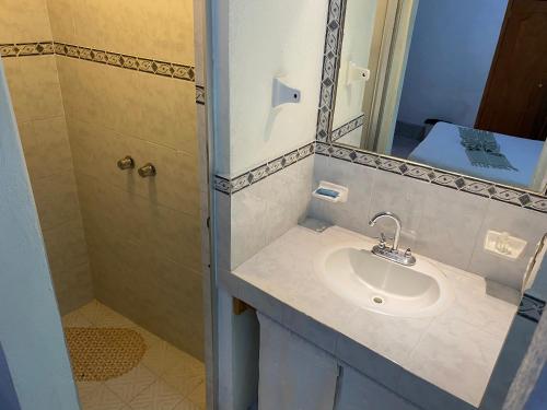 淋浴間, Hotel Jardín de Cervantes (Hotel Jardin de Cervantes) in 瓜納華托