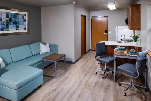 Extended Stay Airport - image 6