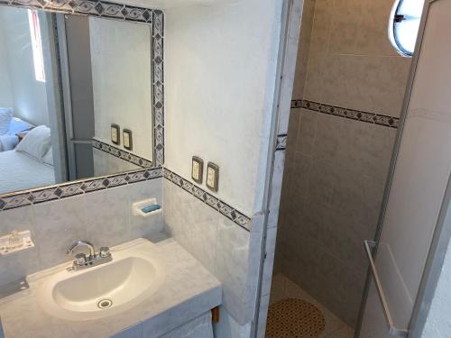 淋浴間, Hotel Jardín de Cervantes (Hotel Jardin de Cervantes) in 瓜納華托