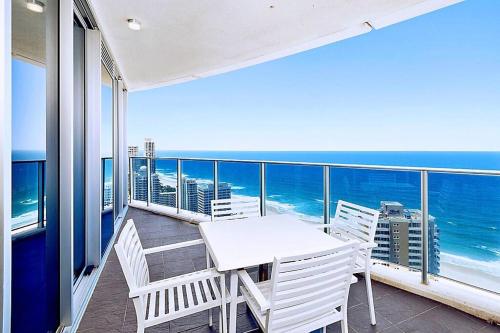 Hilton- Luxury Sky Ocean Lv27 Large Apartment