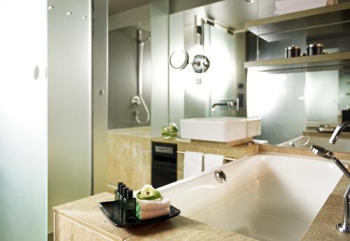 Sofitel Munich Bayerpost - image 14