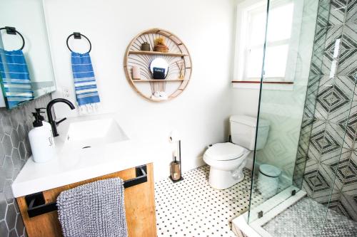 Luxurious Bohemian Bungalow in Lincolnville - Mins from Downtown! in St. Augustine, USA