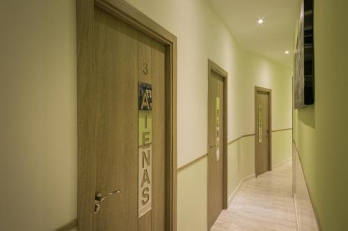 Hostal Adis - main image