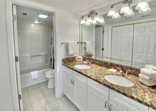 8C Richmond Park lake view villa with full access to amenities villa - image 4