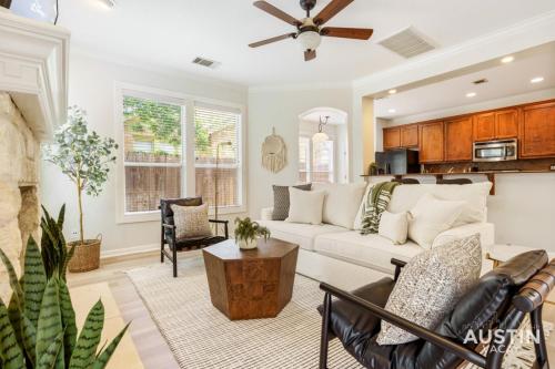 Perfect Central Location w Free Prkg and Cozy Beds in Austin, USA