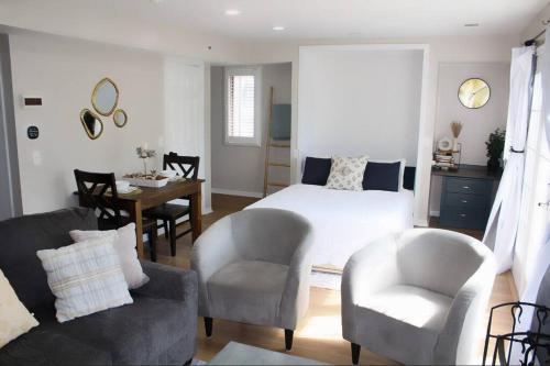 Cozy French Style Villa- 3 Bed-Casino-Pools-Jacuzzi in Norwich, USA