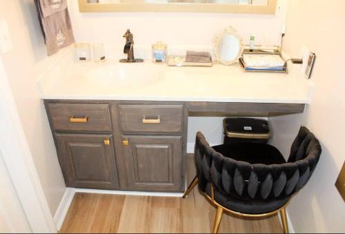 Cozy French Style Villa- 3 Bed-Casino-Pools-Jacuzzi in Norwich, USA