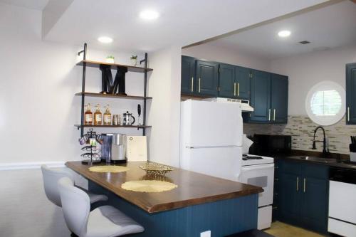 Cozy French Style Villa- 3 Bed-Casino-Pools-Jacuzzi detail