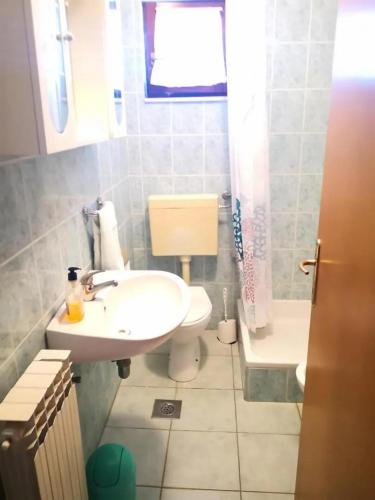 Three-Bedroom Apartment with Balcony image 5