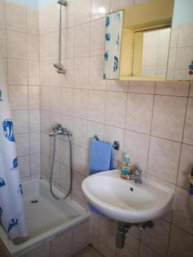 One-Bedroom Apartment with Balcony image 4