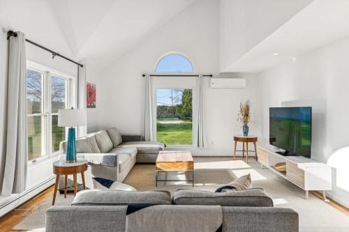. Perfect Southampton Escape - Summer Near It All