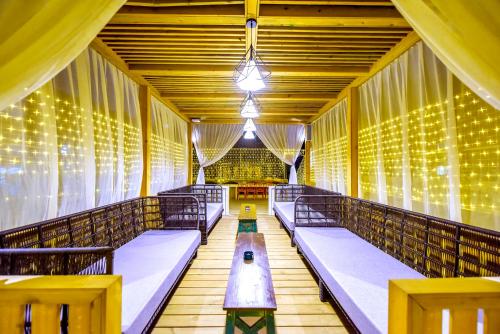 何夜青年旅行酒店(西安钟楼地铁站店) 何夜青年旅行酒店(西安钟楼地铁站店)