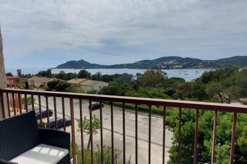 Lumineux appartement avec vue sur mer in Agay