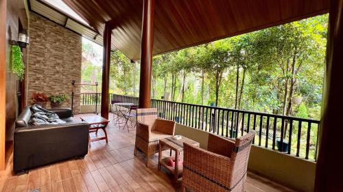 Balcony/terrace, Vimala Hills Villa & Resort Megamendung Puncak in Puncak