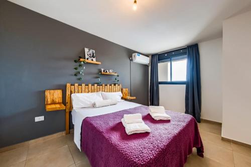 One-Bedroom Apartment image 9