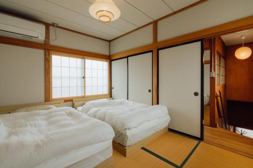 . 宿 ひるね