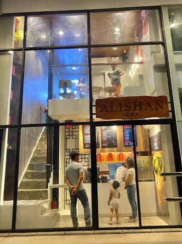 Room for RENT in Mactan Newtown near AIRPORT