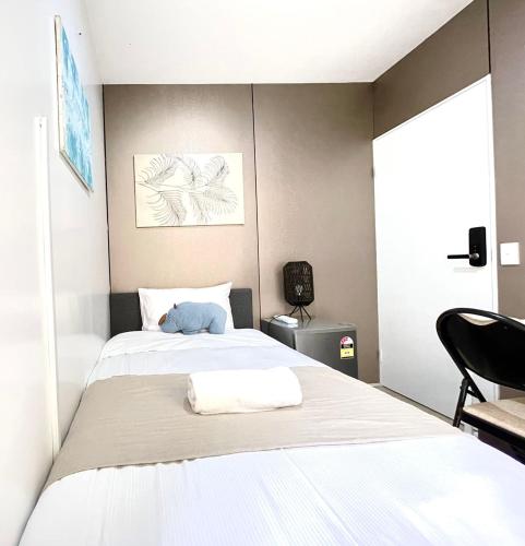 Chic Single Room - Convenient Spot at Pymble - Shared Bathroom