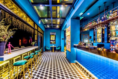 何夜青年旅行酒店(西安钟楼地铁站店) 何夜青年旅行酒店(西安钟楼地铁站店)