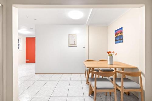 Detached Single Room - Central Spot in Pymble - Shared Bathroom in Upper North Shore