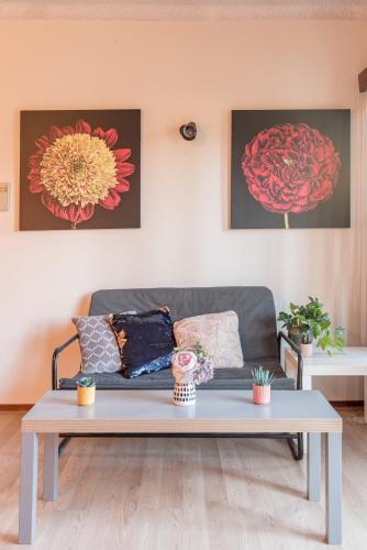 Stylish Triple Room - Waterfront - Mins to Station - Shared Bathroom