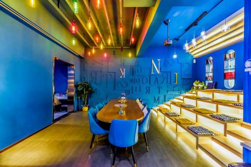 何夜青年旅行酒店(西安钟楼地铁站店) 何夜青年旅行酒店(西安钟楼地铁站店)