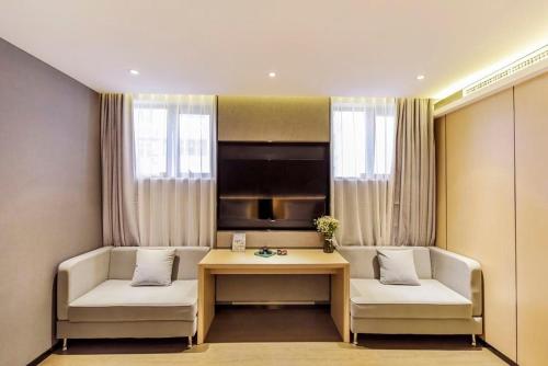 何夜青年旅行酒店(西安钟楼地铁站店) 何夜青年旅行酒店(西安钟楼地铁站店)