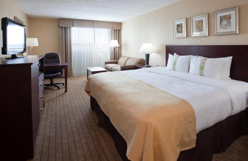 Holiday Inn Burlington Hotel & Conference Centre, an IHG Hotel