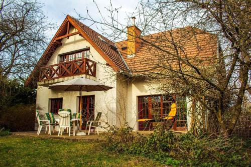 . Pine Grove Villa