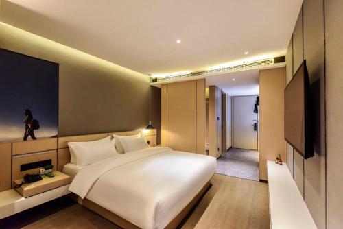 何夜青年旅行酒店(西安钟楼地铁站店) 何夜青年旅行酒店(西安钟楼地铁站店)