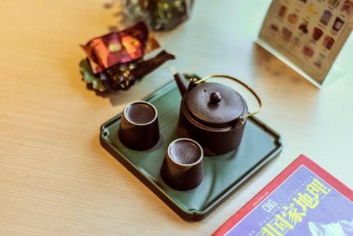 何夜青年旅行酒店(西安钟楼地铁站店) 何夜青年旅行酒店(西安钟楼地铁站店)