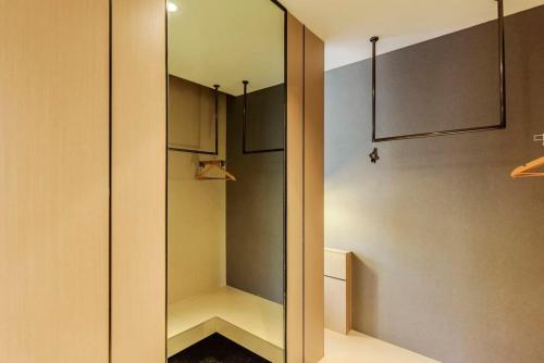 何夜青年旅行酒店(西安钟楼地铁站店) 何夜青年旅行酒店(西安钟楼地铁站店)