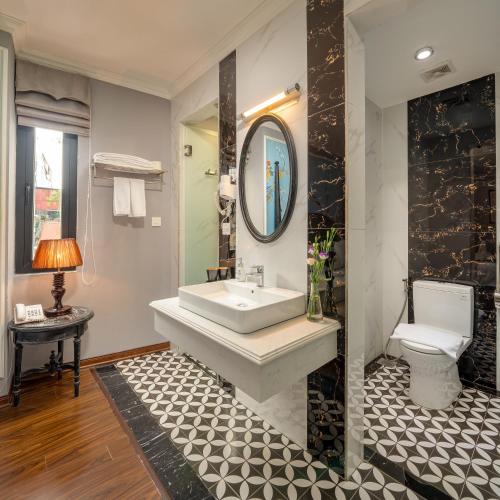 room detail thumbnail 2