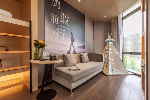 何夜青年旅行酒店(西安钟楼地铁站店) 何夜青年旅行酒店(西安钟楼地铁站店)