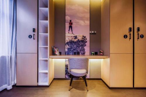 何夜青年旅行酒店(西安钟楼地铁站店) 何夜青年旅行酒店(西安钟楼地铁站店)