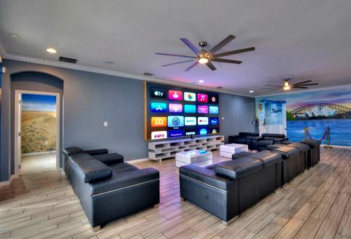 Last Minute Disney Getaway! Private Pool, Hot Tub & Games Room. Book Now! #35506 in Davenport, USA