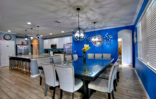 Last Minute Disney Getaway! Private Pool, Hot Tub & Games Room. Book Now! #35506 in Davenport, USA