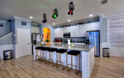 Last Minute Disney Getaway! Private Pool, Hot Tub & Games Room. Book Now! #35508 in Davenport, USA