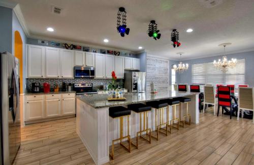 Last Minute Disney Getaway! Private Pool, Hot Tub & Games Room. Book Now! #35508 in Davenport, USA