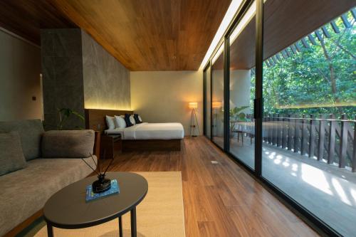 Piece Lio from Japan Managed by H Hospitality Group