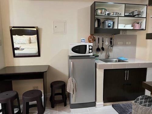 Cozy Urban Haven Book Now - Tap to explore photos