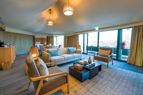 Kingfisher Retreat by Sharjah Collection in Sharjah International Airport