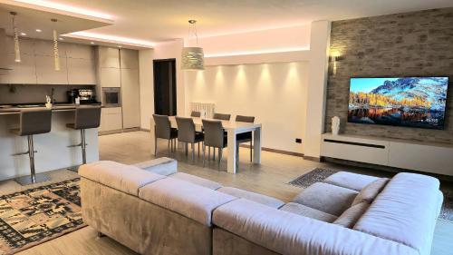 Beautiful villa with private lawn, pool and luxury SPA by VacaVilla Beautiful villa with private lawn, pool and luxury SPA by VacaVilla