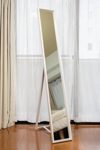 One-Bedroom Apartment image 4