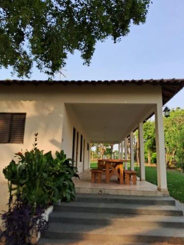 Cute Rustic Cottage by the River in Buritama